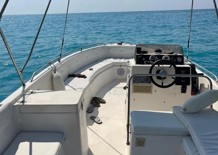 Roxer Boat Tours Hotel na wodzie