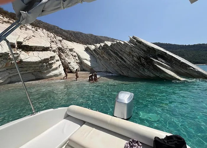 Roxer Boat Tours * Saranda